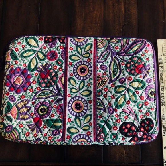 Vera Bradley Viva La Vera 17" Quilted Laptop Sleeve - Picture 9 of 14